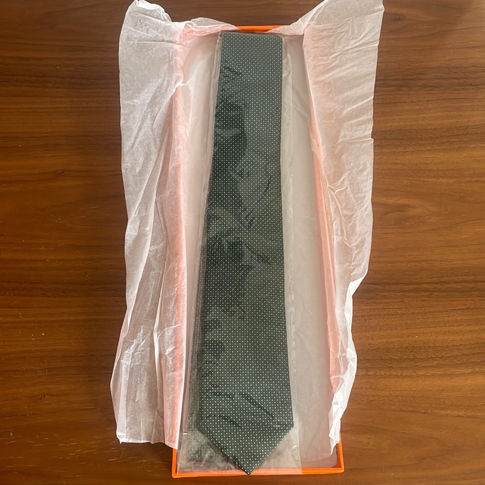 💌Hermes men’s tie. Brand new !!